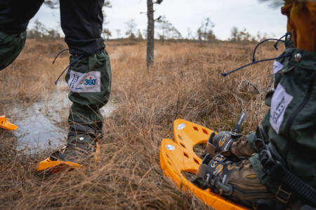 räätsamatkal räätsadega ja matkasaabastega