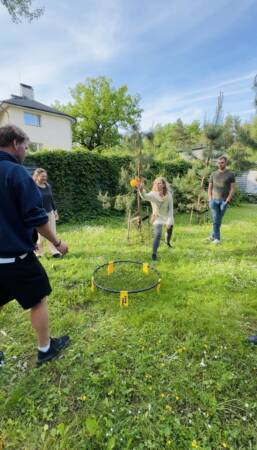 Spikeball seltskonnamäng